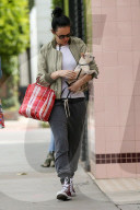PEOPLE - Rumer Willis geht mit dem Hund Gassi