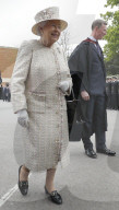 PEOPLE - Queen Elizabet und Herzog Philip besuchen das Pangbourne College in Berkshire