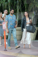 EXKLUSIV - Jesse Metcalfe und Cara Santanta turteln in Miami