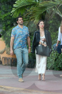 EXKLUSIV - Jesse Metcalfe und Cara Santanta turteln in Miami