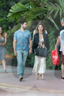 EXKLUSIV - Jesse Metcalfe und Cara Santanta turteln in Miami