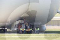 FEATURE - Das Luftschiff 'Airlander 10' fliegt über Bedfordshire
