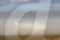 FEATURE - Das Luftschiff 'Airlander 10' fliegt über Bedfordshire
