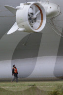 FEATURE - Das Luftschiff 'Airlander 10' fliegt über Bedfordshire