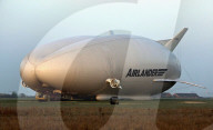 FEATURE - Das Luftschiff 'Airlander 10' fliegt über Bedfordshire