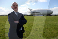 FEATURE - Das Luftschiff 'Airlander 10' fliegt über Bedfordshire