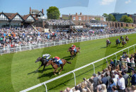 FEATURE - Pferderennen in Chester