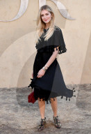 PEOPLE - Christian Dior Cruise: Geladene Promis posieren