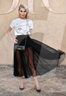 PEOPLE - Christian Dior Cruise: Geladene Promis posieren