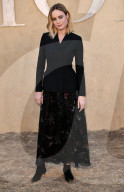 PEOPLE - Christian Dior Cruise: Geladene Promis posieren