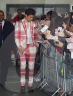 PEOPLE - Harry Styles stylish bei Rradio 1 in London
