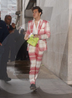PEOPLE - Harry Styles stylish bei Rradio 1 in London