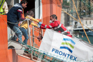 NEWS - Italien: Ankunft von Flüchtlingen in Salerno