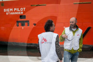 NEWS - Italien: Ankunft von Flüchtlingen in Salerno