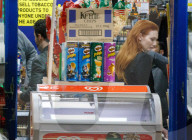 PEOPLE - Aidan Turner und  Eleanor Tomlinson nachts in London unterwegs