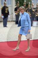 NEWS - Amtseinführung in Frankreich: Emmanuel und Brigitte Macron ziehen ins Elysée ein 