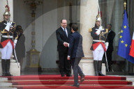 NEWS - Amtseinführung in Frankreich: Emmanuel und Brigitte Macron ziehen ins Elysée ein 