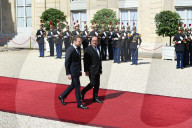 NEWS - Amtseinführung in Frankreich: Emmanuel und Brigitte Macron ziehen ins Elysée ein 
