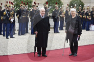 NEWS - Amtseinführung in Frankreich: Emmanuel und Brigitte Macron ziehen ins Elysée ein 