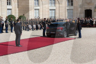 NEWS - Amtseinführung in Frankreich: Emmanuel und Brigitte Macron ziehen ins Elysée ein 