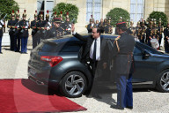 NEWS - Amtseinführung in Frankreich: Emmanuel Macron verabschiedet François Hollande