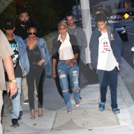 PEOPLE - Muttertag: Jaden und Willow Smith laden Mamma Jada und Oma Adrienne ein