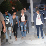 PEOPLE - Muttertag: Jaden und Willow Smith laden Mamma Jada und Oma Adrienne ein