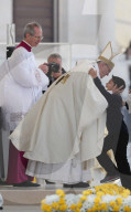 NEWS - Papst Franziskus besucht Fatima