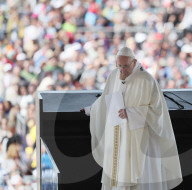NEWS - Papst Franziskus besucht Fatima