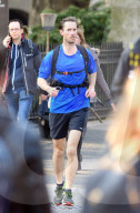 EXKLUSIV - James Matthews joggt durch London