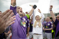 PEOPLE - Katie Price gewinnt mit ihrem Team den Charity-Fussballmatch