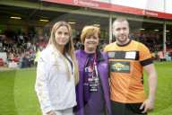 PEOPLE - Katie Price gewinnt mit ihrem Team den Charity-Fussballmatch