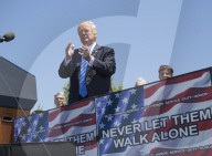 NEWS - Donald Trump gedenkt den getöteten Polizisten