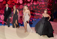 EXKLUSIV - Models posieren bei 'Art of the In-Between' im Metropolitan Museum in New York