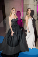 EXKLUSIV - Models posieren bei 'Art of the In-Between' im Metropolitan Museum in New York