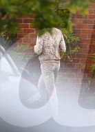 EXKLUSIV - Stephanie Davis blass und ohne Make-Up in Liverpool