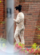 EXKLUSIV - Stephanie Davis blass und ohne Make-Up in Liverpool