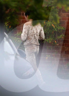 EXKLUSIV - Stephanie Davis blass und ohne Make-Up in Liverpool