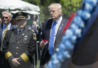 NEWS - Donald Trump gedenkt den getöteten Polizisten