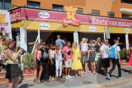 PEOPLE - Saisoneröffnung im Kultbistro Koenig von Mallorca