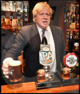 NEWS - Wahlen in England: Boris Johnson mischt sich unters Volk