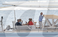 PEOPLE - Cannes 2017: Jeremy Irons geniesst seine Yacht
