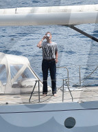 PEOPLE - Cannes 2017: Jeremy Irons geniesst seine Yacht