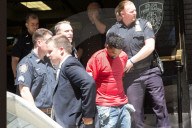 NEWS - Times Square Anschlag: Täter Richard Rojas wird von der Polizei abgeführt
