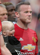 PEOPLE - Ganz der Papa: Wayne Rooney's Kinder lieben Fussball