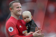 PEOPLE - Ganz der Papa: Wayne Rooney's Kinder lieben Fussball