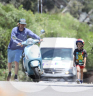 PEOPLE - Owen Wilson's Vespa hat den Geist aufgegeben