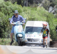 PEOPLE - Owen Wilson's Vespa hat den Geist aufgegeben