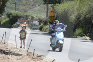 PEOPLE - Owen Wilson's Vespa hat den Geist aufgegeben