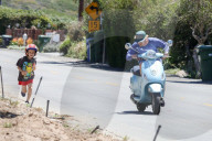 PEOPLE - Owen Wilson's Vespa hat den Geist aufgegeben